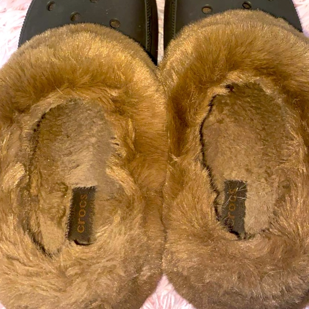 SOLD‼️CROCS Brown Fuzzy Lined Clogs💕